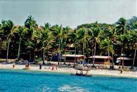 Leaving the island of Nananu-i-Ra