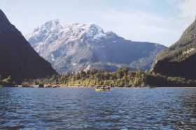 Sea-kayaking on Milford Sound Sea-kayaking on Milford Sound