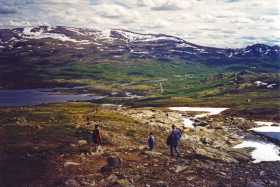 Descending back to Bessheim Fjellstue