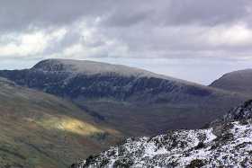 The fascinating whaleback ridge Pen yr Helgi Du The fascinating whaleback ridge Pen yr Helgi Du